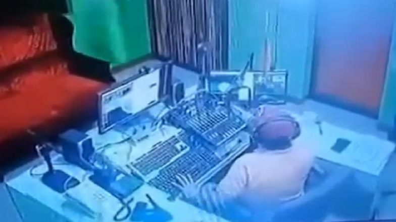 Anchor Shot Dead Video: लाइव स्ट्रीम के दौरान एंकर की हत्या, दिनदहाड़े गोली मारने का वीडियो आया सामने