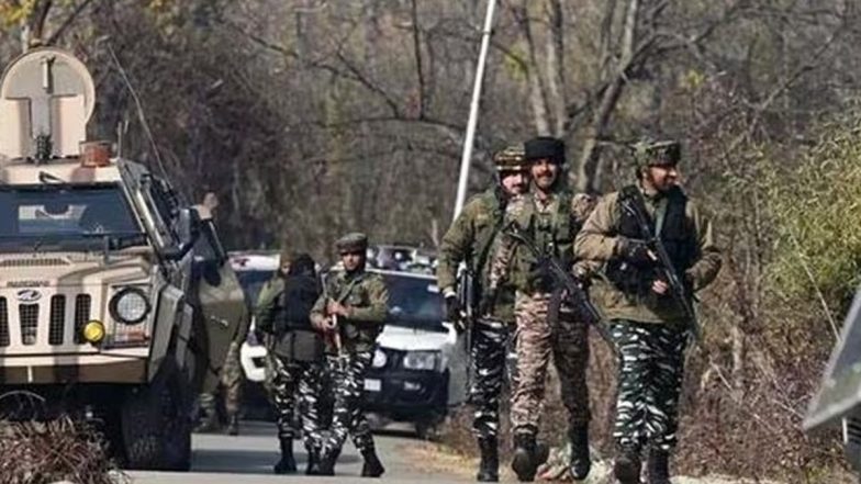 J&K: सोपोर में सुरक्षाबलों और आतंकियों के बीच मुठभेड़, 2 आतंकी ढेर