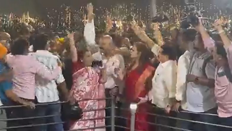 2 Shiv Sena Camp Scuffle: बाला साहेब ठाकरे की समाधि स्थल पर भिड़े ठाकरे गुट-शिंदे गुट के कार्यकर्ता, झड़प का Video आया सामने