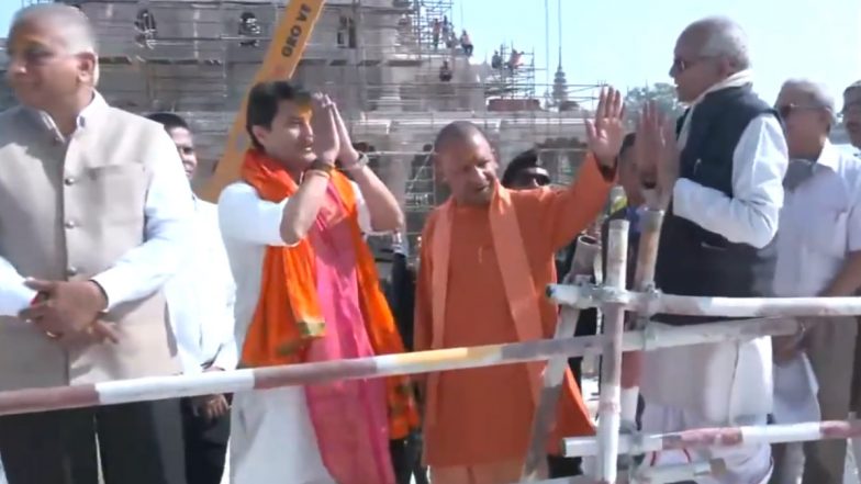 Ayodhya: यूपी के सीएम योगी आदित्यनाथ ने अयोध्या में किए रामलला के दर्शन, राम मंदिर के निर्माण कार्य का लिया जायजा