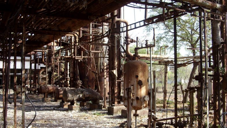 Bhopal Gas Tragedy: भोपाल में किसी के लिए आंसू बहाने और किसी के लिए बधाई गाने का दिन