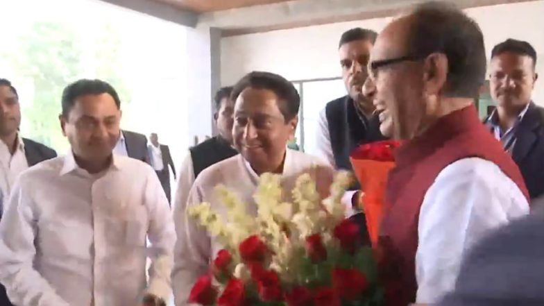 Madhya Pradesh CM शिवराज सिंह चौहान से मिले कमलनाथ, घर जाकर दी उन्हें जीत की बधाई; देखें VIDEO