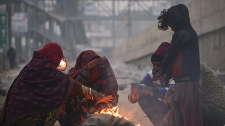Weather Update: उत्तर भारत में कंपकपा देने वाली ठंड, अधिकतम तापमान कई डिग्री नीचे लुढका