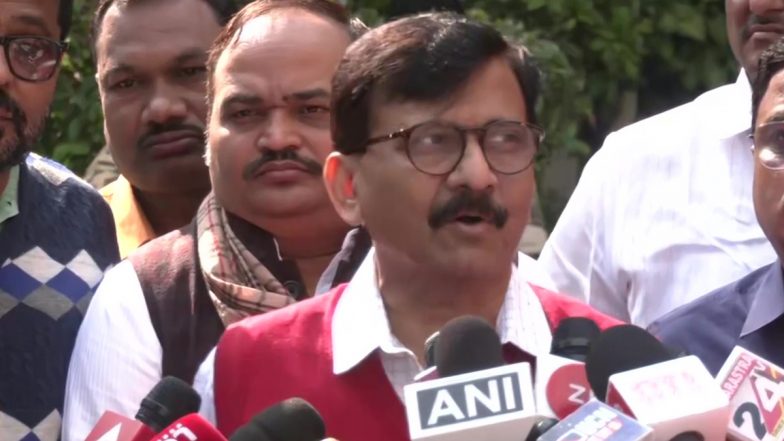 'सामना' में पीएम मोदी के खिलाफ आपत्तिजनक लेख लिखने के आरोप में सांसद संजय राउत के खिलाफ देशद्रोह का मामला दर्ज