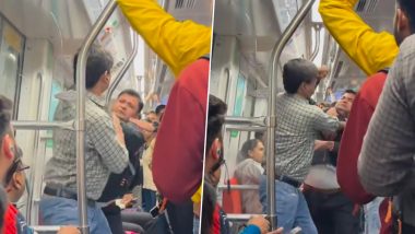 Delhi Metro Fight Video: मेट्रो में सीट को लेकर पुरुषों में झगड़ा, एक दूसरे पर मारा घूंसा और थप्पड़