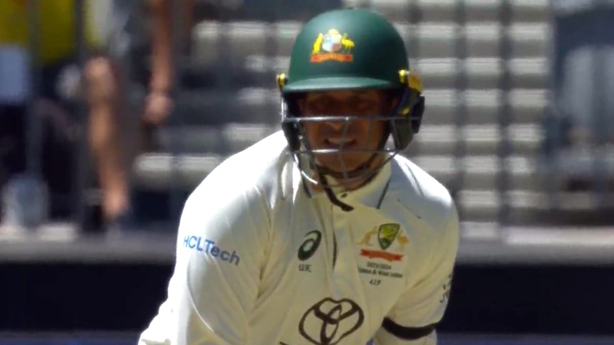 Usman Khawaja: ऑस्ट्रेलिया के सलामी बल्लेबाज उस्मान ख्वाजा के खिलाफ आईसीसी ने लिया एक्शन, लगाई फटकार