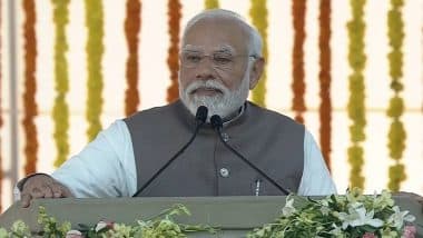 PM Modi In Varanasi: पीएम मोदी अपने संसदीय क्षेत्र वाराणसी के दो दिवसीय दौरे पर पहुंचे, देंगे करोड़ो की सौगात