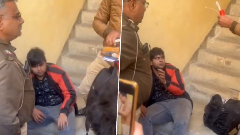 Viral Video: दिल्ली की सोसाइटी में कुरियर वाला बनकर आया था चोर, लोगों ने पकड़कर पीटा