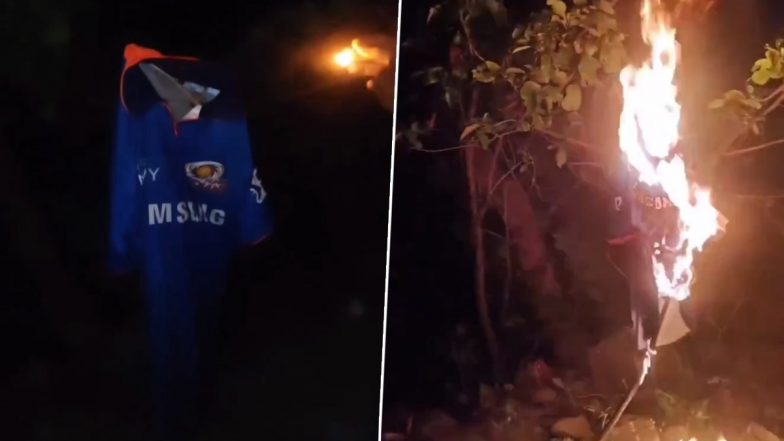 Rohit Sharma Fan Burns Mumbai Indians Jersey: हार्दिक पंड्या को कप्तान बनाए जाने के बाद फैंस दिखा गुस्सा, मुंबई इंडियंस की जर्सी को जलाया, देखें वीडियो