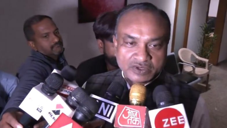 Gujarat में AAP को बड़ा झटका, MLA भूपत भयानी ने विधानसभा की सदस्यता से दिया इस्तीफा, 'झाड़ू' छोड़कर थामेंगे 'कमल'