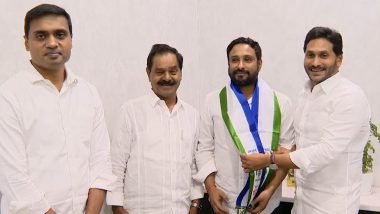Ambati Rayudu Joins YSRCP: राजनीति की पिच पर उतरे क्रिकेटर अंबाती रायडू, वाईएसआर कांग्रेस पार्टी में हुए शामिल