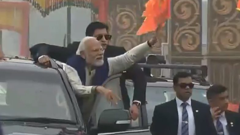 PM Modi Road Show In Ayodhya: एयरपोर्ट, रेलवे स्टेशन का उद्घाटन करने अयोध्या पहुंचे पीएम&nbsp;मोदी,&nbsp;रोड़ शो कर&nbsp;लोगों का किया अभिवादन स्वीकार,&nbsp;देखें वीडियो