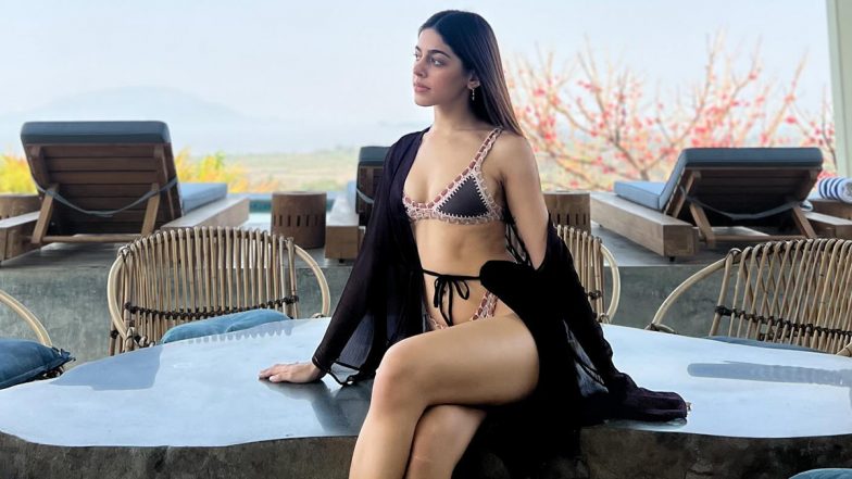 Alaya F ने बिकनी में शेयर की सिजलिंग तस्वीर, एक्ट्रेस की हॉटनेस ने बढ़ाया तापमान (View Pics)