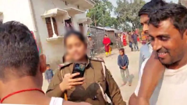 VIDEO: बिहार में महिला दारोगा के साथ छेड़खानी, बदसलूकी का वीडियो वायरल, 11 लोगों के खिलाफ FIR दर्ज