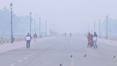 Delhi Weather Update: दिल्ली में धुंध भरी सुबह, न्यूनतम तापमान 7.3 डिग्री सेल्सियस दर्ज हुआ