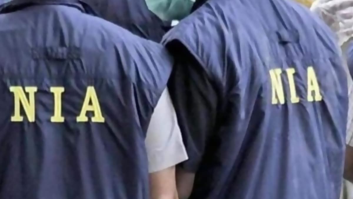 Maharashtra: NIA ने 15 आईएस आतंकियों को किया गिरफ्तार, हथियार व हमास के झंडे जब्त