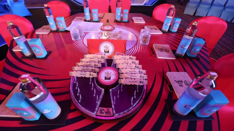 TATA WPL 2024 Auction Live Score: रॉयल चैलेंजर्स बैंगलोर ने सोफी मोलिनक्स को 30 लाख में अपनी टीम में किया शामिल
