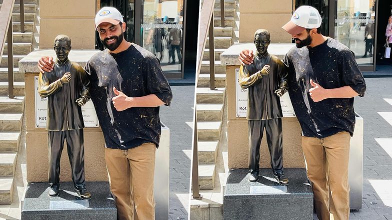 Jadeja With Nelson Mandela Statue: टीम इंडिया के धाकड़ ऑलराउंडर रवींद्र जडेजा ने नेल्सन मंडेला की स्टेचू के साथ खिंचवाई तस्वीर, देखें Photo