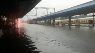 Tamil Nadu School-Colleges Holiday Due to Rains: तमिलनाडु में भारी बारिश के चलते राज्य में आज सभी स्कूल-कॉलेज रहेंगे बंद, छुट्टी की घोषणा