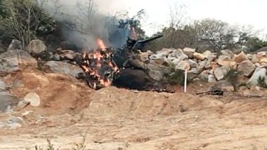 Telangana Aircraft Crash: तेलंगाना के हैदराबाद में ट्रेनी एयरक्राफ्ट दुर्घटनाग्रस्त, दोनों पायलट की मौत- VIDEO