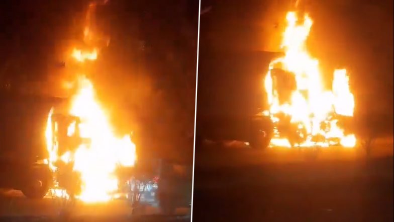 UP Road Accident Video: बरेली में भीषण सड़क हादसा, ट्रक से टक्कर के बाद कार में आग लगने के बाद धू-धूकर जली, एक बच्चा सहित 8 की मौत