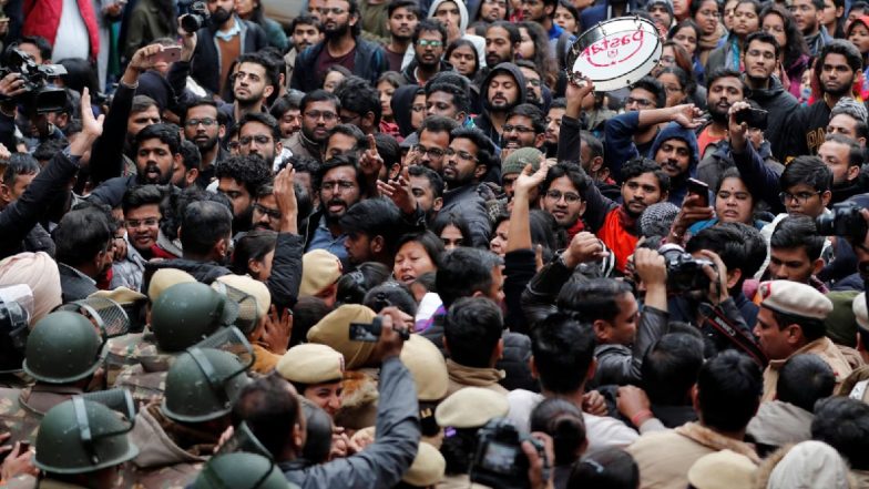 New Rules in JNU: जेएनयू में हिंसा करने और धरना देने पर 20000 रुपये का जुर्माना, राष्ट्र विरोधी नारे लगाने वालों की खैर नहीं!