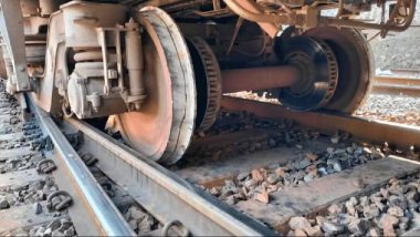 Goods Train Derailed Video: महाराष्ट्र में कसारा के पास मालगाड़ी के 2 डिब्बे पटरी से उतरे, ट्रेनों की आवाजाही पर पड़ा असर