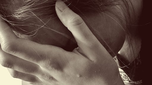 Scientists On Women's Tears: महिलाओं के आंसू देखकर क्यों पिघल जाते हैं पुरुष, वैज्ञानिकों ने खोला चौंकाने वाला राज