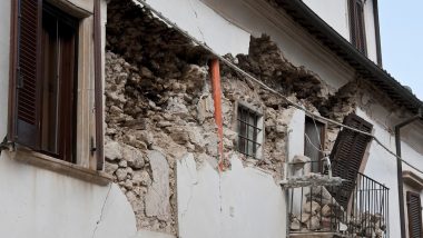 Earthquake In Indonesia: इंडोनेशिया के जावा में भूकंप के तेज झटके, तीव्रता 5.0  मापी गई, दहशत में लोग