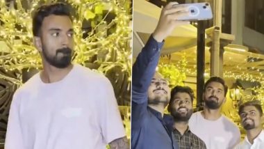 Fan Touches KL Rahul's Feet: फैन ने केएल राहुल के छुए पैर, दिल जीत लेगा स्टार बल्लेबाज का रिएक्शन- WATCH