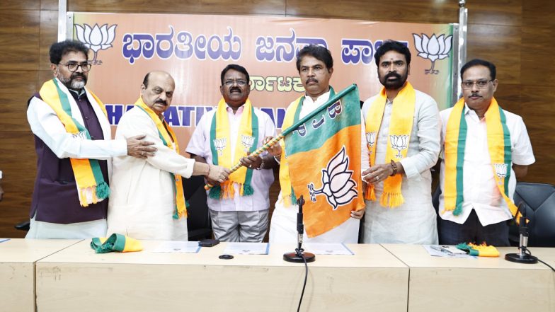 Karnataka: कर्नाटक में कांग्रेस को बड़ा झटका, मल्लिकार्जुन खड़गे के सहयोगी रुद्रैया भाजपा में शामिल हुए