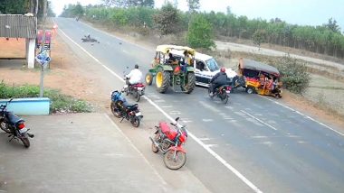 Odisha Road Accident: तेज रफ्तार कार, ऑटोरिक्शा और बाइक की टक्कर में तीन की मौत, सीएम नवीन पटनायक ने की सहायता राशि का ऐलान, देखें वीडियो
