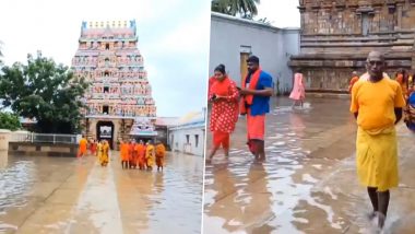 Tamil Nadu Rains: भारी बारिश के बीच ऐतिहासिक वैथीश्वरन मंदिर का परिसर पानी में डूबा, देखें वीडियो