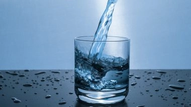 Alkaline Water: अल्कलाइन वॉटर पीने से मूत्राशय की पथरी को नहीं रोका जा सकता- रिसर्च