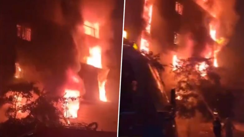 Delhi Fire: दिल्ली के बवाना क्षेत्र में एक फैक्ट्री में लगी भीषड़ आग, मौके पर पहुंचीं दमकल की 25 गाड़ियां