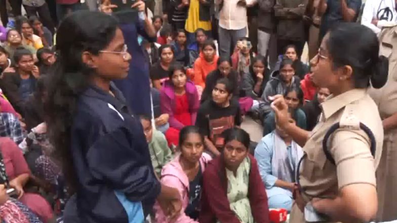 Hyderabad: महिला छात्रावास में सुरक्षा उल्लंघन के बाद उस्मानिया विश्वविद्यालय पीजी कॉलेज के छात्रों ने किया विरोध प्रदर्शन, मामले की जांच जारी