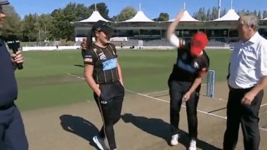 Women’s Super Smash League 2023-24: कप्तान ने अपनाया टॉस का अनोखा तरीका, वीडियो देखकर हर कोई हो जाएगा हैरान-VIDEO