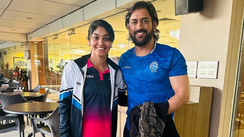 Harleen Deol Meets Idol MS Dhoni: महिला क्रिकेटर हरलीन देओल ने रांची में एमएस धोनी से की मुलाकात, इंस्टाग्राम पर शेयर की तस्वीरें