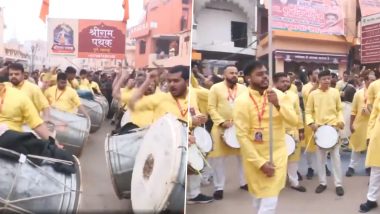 Video: ढोल, नगाड़े और शंखनाद से गूंज उठी अयोध्या नगरी, हनुमान गढ़ी के सामने महाराष्ट्र से आए भक्तों ने कुछ ऐसा किया प्रदर्शन