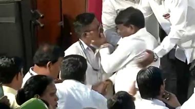 BJP MLA Slaps Policeman- Video: पुणे में कार्यक्रम में भाजपा विधायक ने मुझ पर हमला किया- राकांपा पदाधिकारी