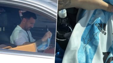 Lionel Messi Autograph In Traffic: ट्रैफिक के बीच लियोनेल मेस्सी ने फैन को दिया खास तोहफा, स्टार फुटबॉलर ने अर्जेंटीना की जर्सी पर दीं ऑटोग्राफ, देखिएं वायरल वीडियो