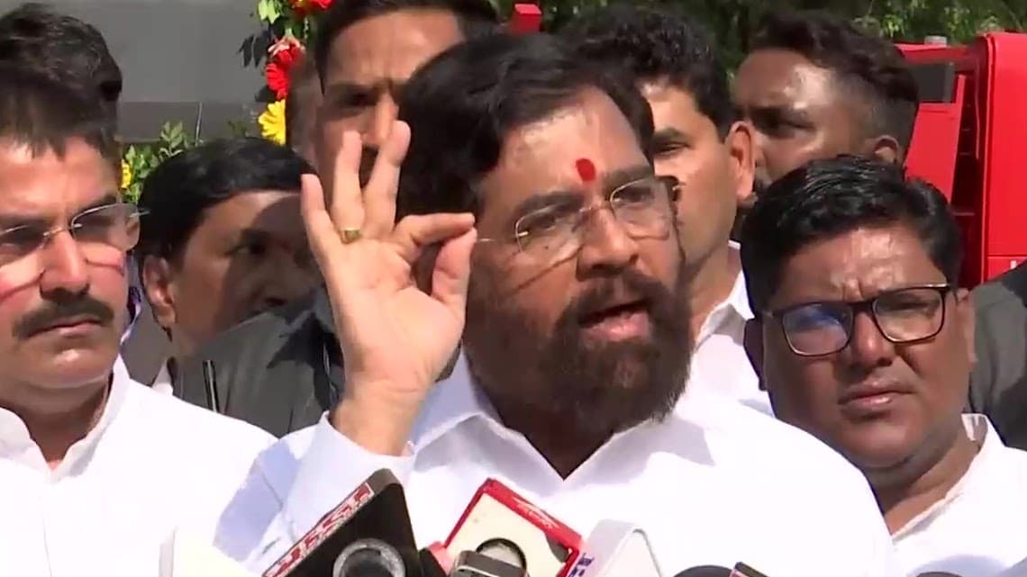 Maratha Reservation: मुख्यमंत्री शिंदे ने जरांगे के पास मसौदा अध्यादेश लेकर अफसरों को भेजा