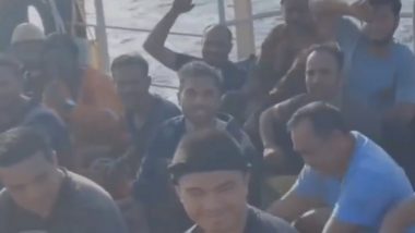 VIDEO: भारतीय नौसेना की कोशिशों के चलते जहाज पर सवार चालक दल बचाए गए, समर्थन में लगाए "भारत माता की जय" के नारे