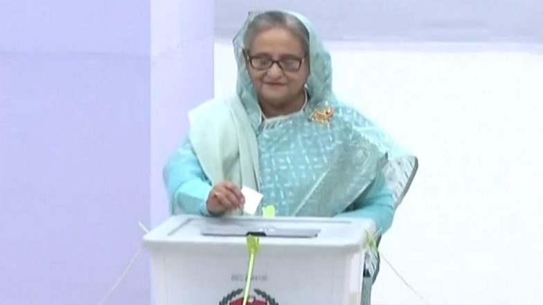 Bangladesh General Election 2024: बांग्लादेश में आम चुनाव के लिए वोटिंग जारी,  PM शेख हसीना ने ढाका सिटी कॉलेज में डाला वोट; 1,970 उम्मीदवार है मैदान में