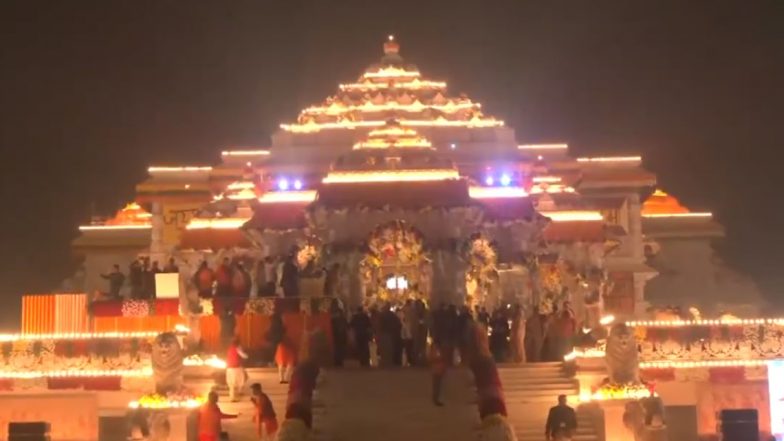 Ayodhya: प्राण प्रतिष्ठा के एक महीने बाद भी उफान पर है श्रद्धालुओं का उत्साह