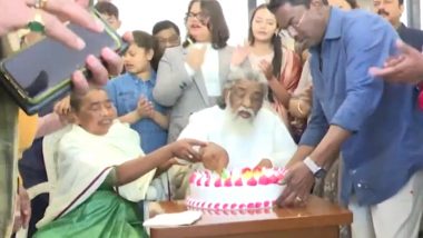 Shibu Soren Birthday: शिबू सोरेन हुए 80 साल के, रांची में पत्नी रूपी के साथ मनाया जन्मदिन, सीएम हेमंत भी रहे मौजूद, देखें वीडियो