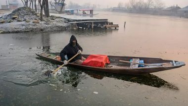 Jammu & Kashmir Weather: सफेद चादर से ढकी कश्मीर की वादियां, डल झील पर बर्फ की परत,  श्रीनगर में -5 डिग्री तक लुढ़का पारा