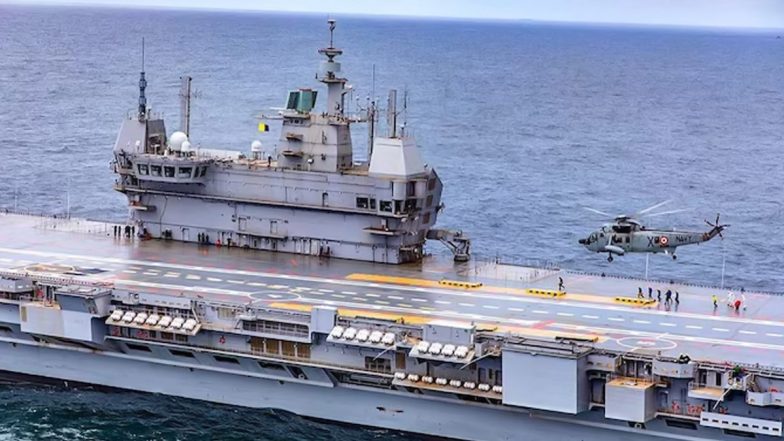 अरब सागर में इंडियन नेवी का रेस्क्यू ऑपरेशन कामयाब, INS Sumitra ने ईरानी जहाज को समुद्री लुटेरों से बचाया