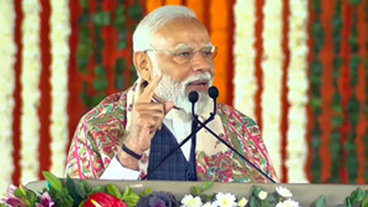 PM Modi's Big Gift: पीएम मोदी की देश को बड़ी सौगात, आज 41 हजार करोड़ रुपये से अधिक की रेलवे की दो हजार परियोजनाओं का करेंगे शुभारंभ