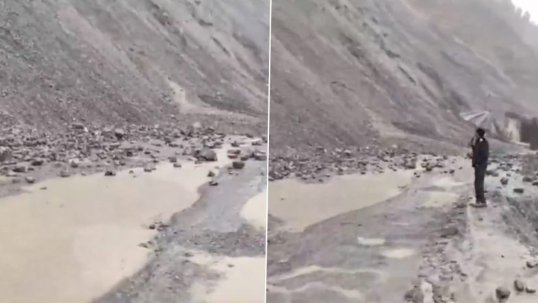 Uttarkashi: उत्तरकाशी के मोरी में भूस्खलन, मलबा हटाने का काम जारी